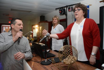 Rires et bingo avec l’humoriste Sébastien Russell