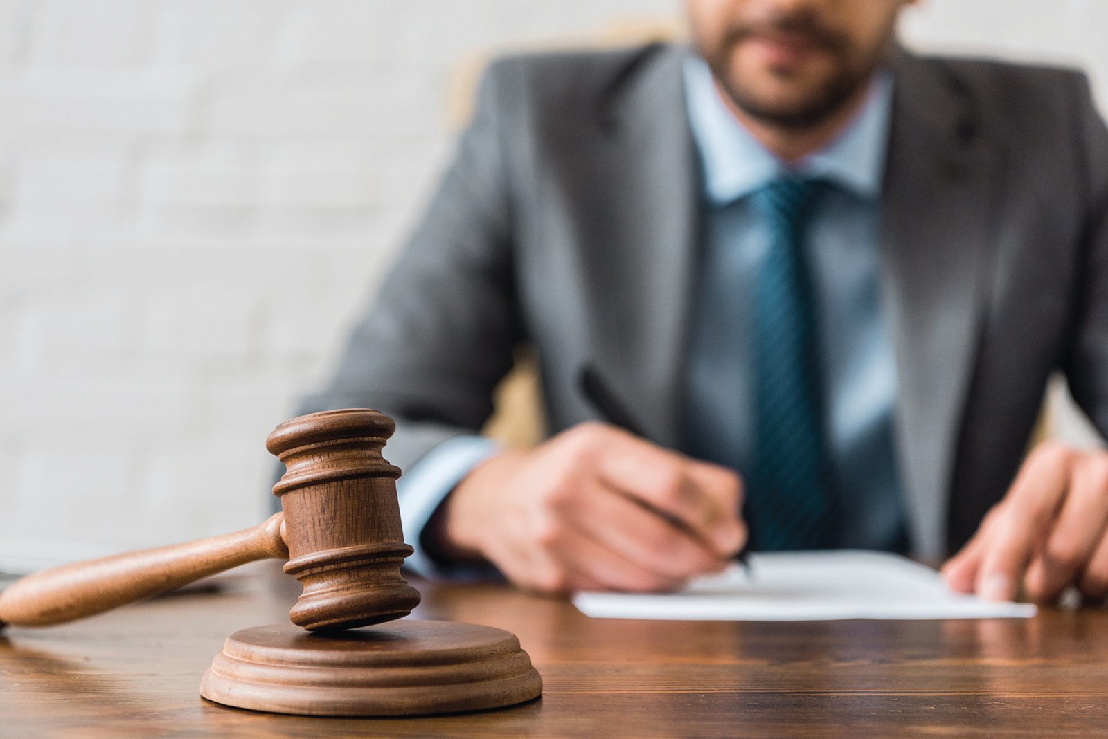 Quel est le rôle d'un avocat en droit civil ? - Le Canada Français