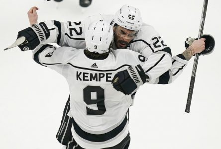 Athanasiou marque en prolongation et donne une victoire de 3-2 aux Kings