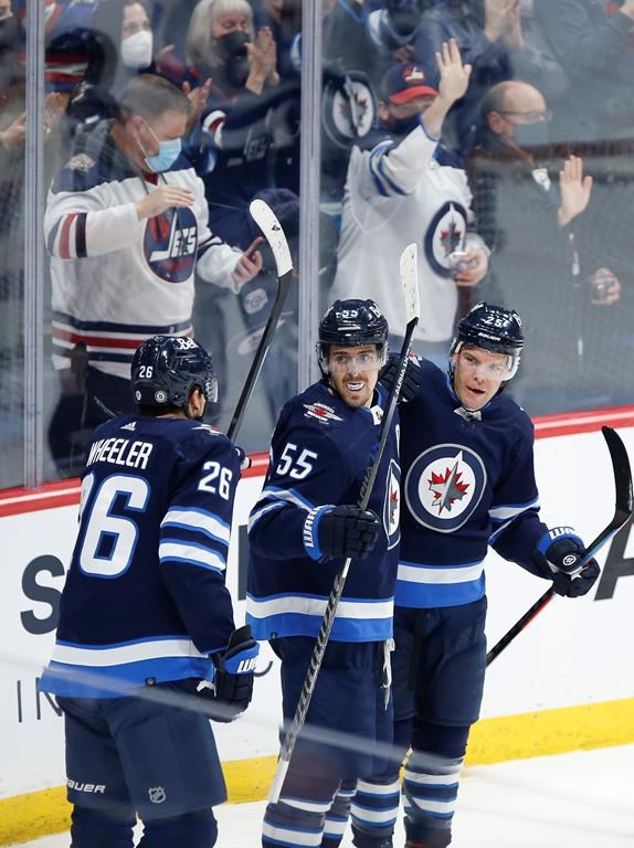 Stastny signe deux buts dans un gain des Jets, 7-4 aux dépens du Lightning