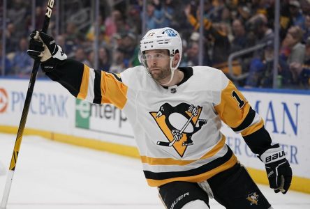 Rust marque en fusillade et les Penguins gagnent 3 à 2 à St. Louis