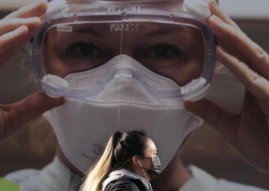 Le débat sur le masque se poursuivra longtemps après la pandémie, disent des experts