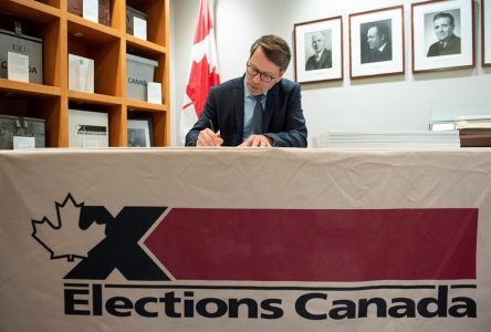 La promesse d’instaurer un scrutin de trois jours prend Élections Canada par surprise