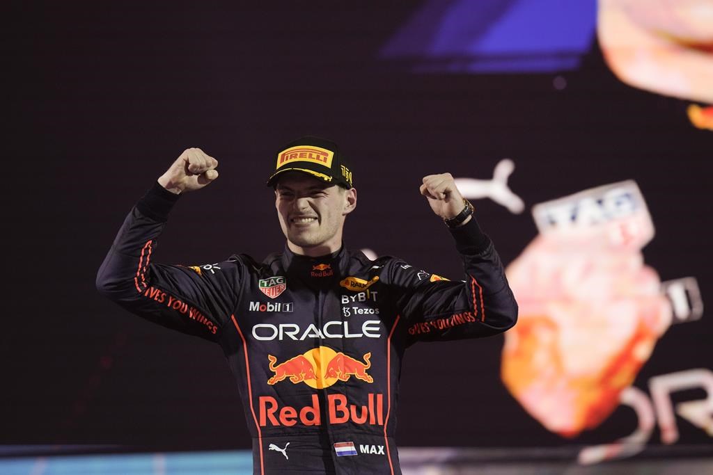 Max Verstappen monte sur la plus haute marche du podium au GP d’Arabie saoudite