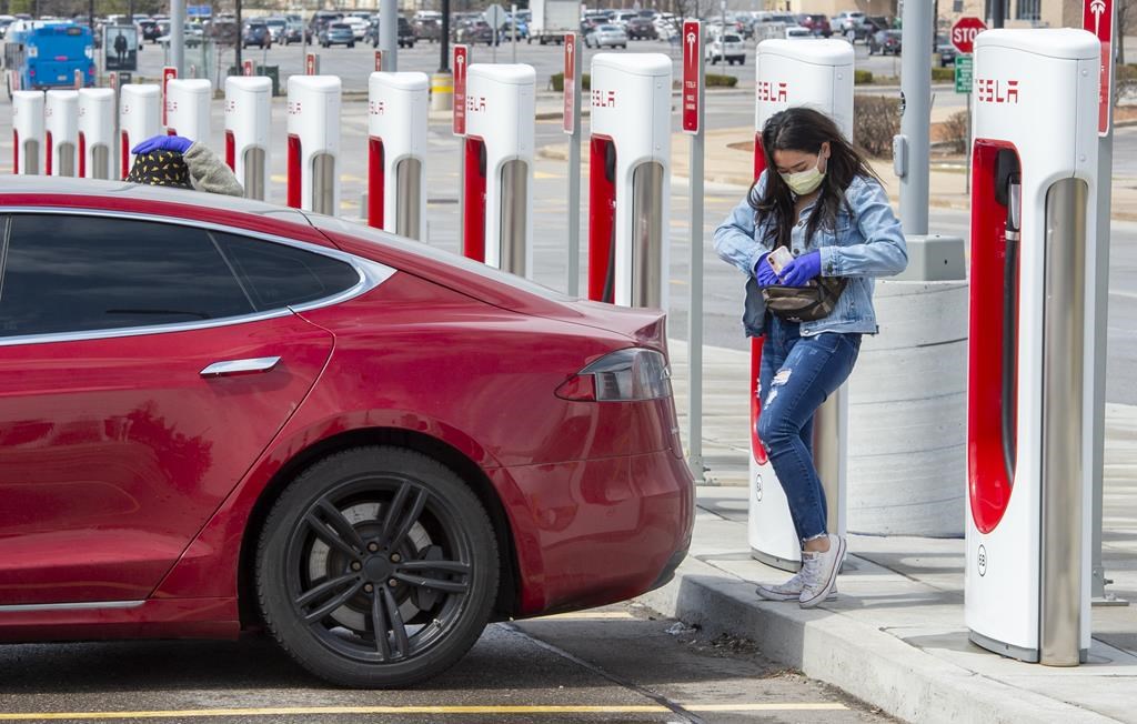 Ottawa fixe une obligation de vente de véhicules électriques