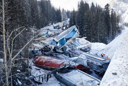 Déraillement mortel en C.-B. en 2019: les freins ont manqué d’air, conclut le BST