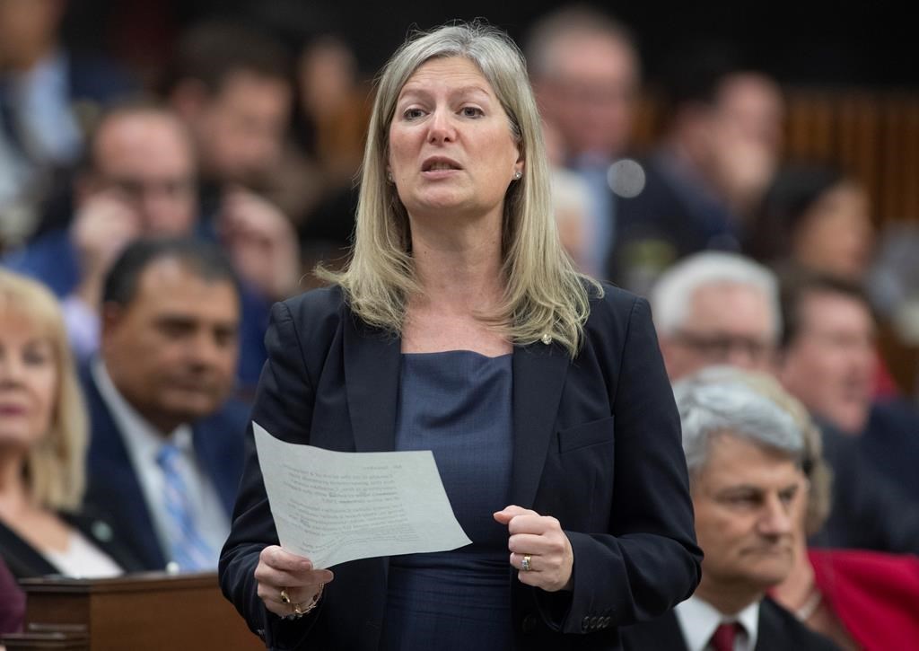 L’ex-députée Leona Alleslev confirme sa candidature à la chefferie des conservateurs