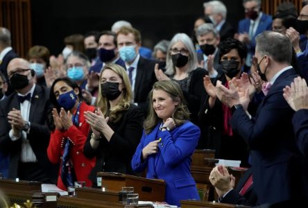 Les libéraux promettent 8,5 G $ de nouvelles dépenses militaires, sur cinq ans