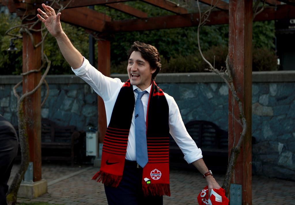 Justin Trudeau en visite à Edmonton pour promouvoir le budget de 2022