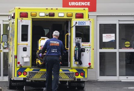 COVID-19: les hospitalisations sont en hausse à travers le Canada