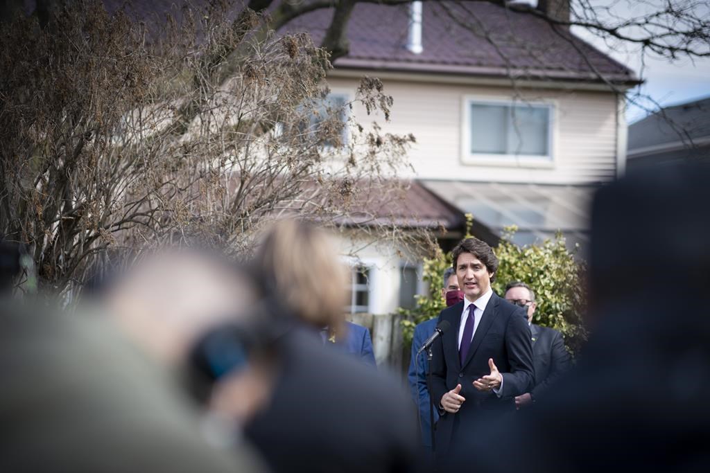 Justin Trudeau admet des problèmes importants pour faire venir des Afghans