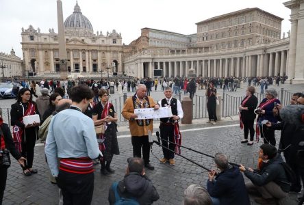 Des Métis du Manitoba rencontrent le pape François au Vatican