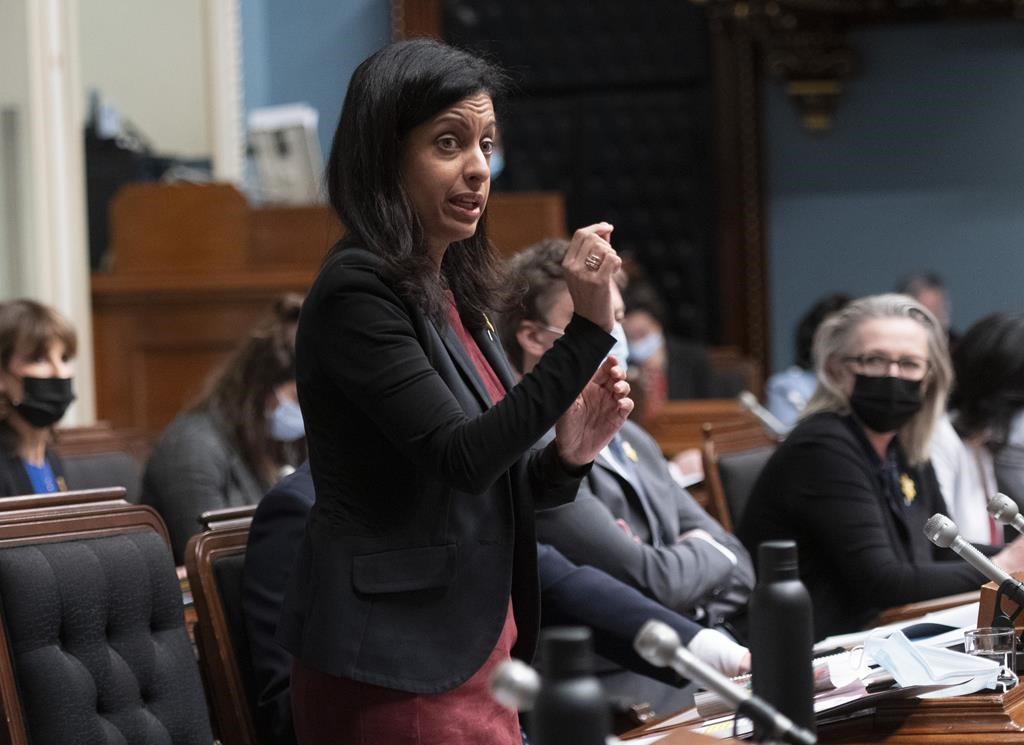 Le PLQ et le PQ accusent d’autres partis d’être «extrêmes» et «radicaux»