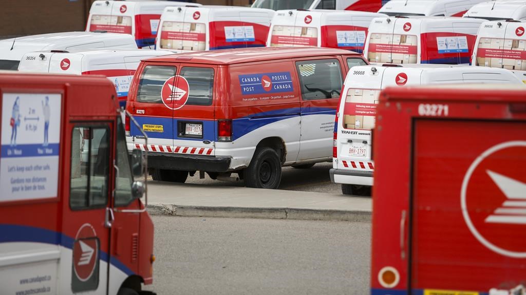 Hebdos régionaux: Postes Canada doit prendre la relève du Publisac, insiste le Bloc