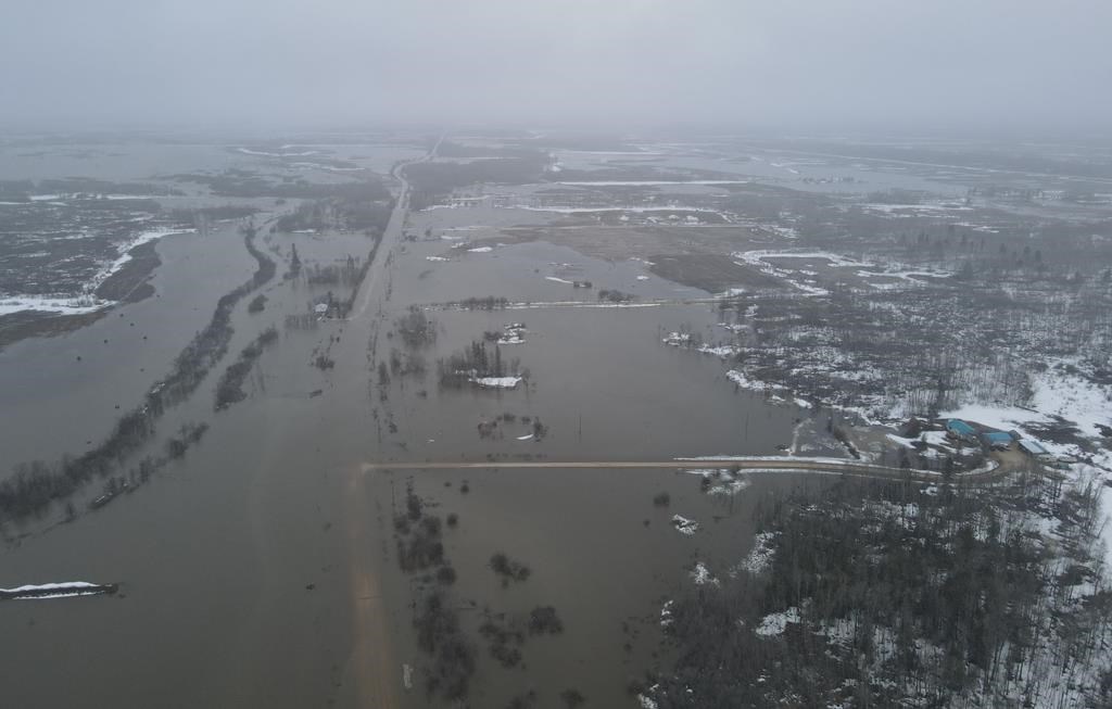 La crue des eaux force des évacuations au Manitoba