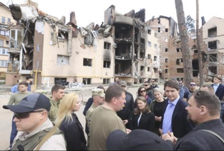 Le premier ministre Justin Trudeau rouvre l’ambassade canadienne à Kyev