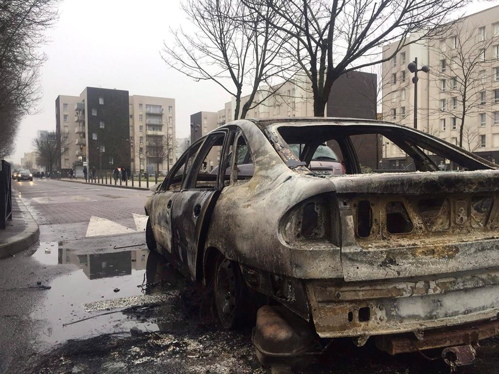 Nord de Montréal: voiture détruite par un incendie suspect dans Nouveau-Bordeaux