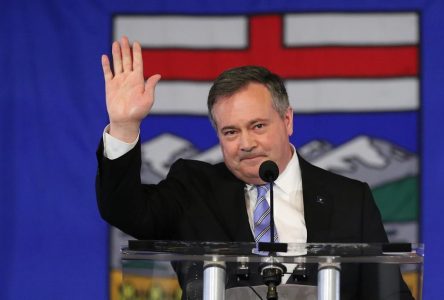 Kenney demeure dans ses fonctions pour le moment, affirme le Parti conservateur uni