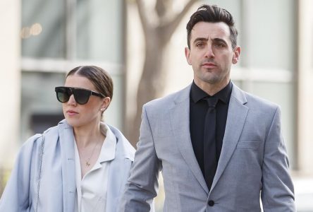 Le rockeur Jacob Hoggard témoigne mardi à son procès pour agressions sexuelles