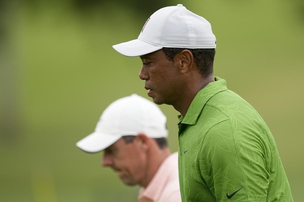 Mito Pereira mène la Championnat de la PGA; Tiger Woods se retire