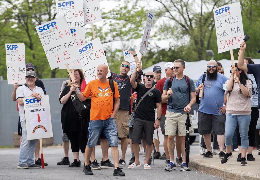 Grève générale illimitée: les croupiers du Casino de Montréal manifestent