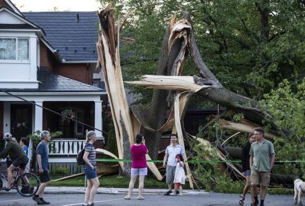 Orages violents au Québec et en Ontario: neuf morts, dégâts et pannes d’électricité