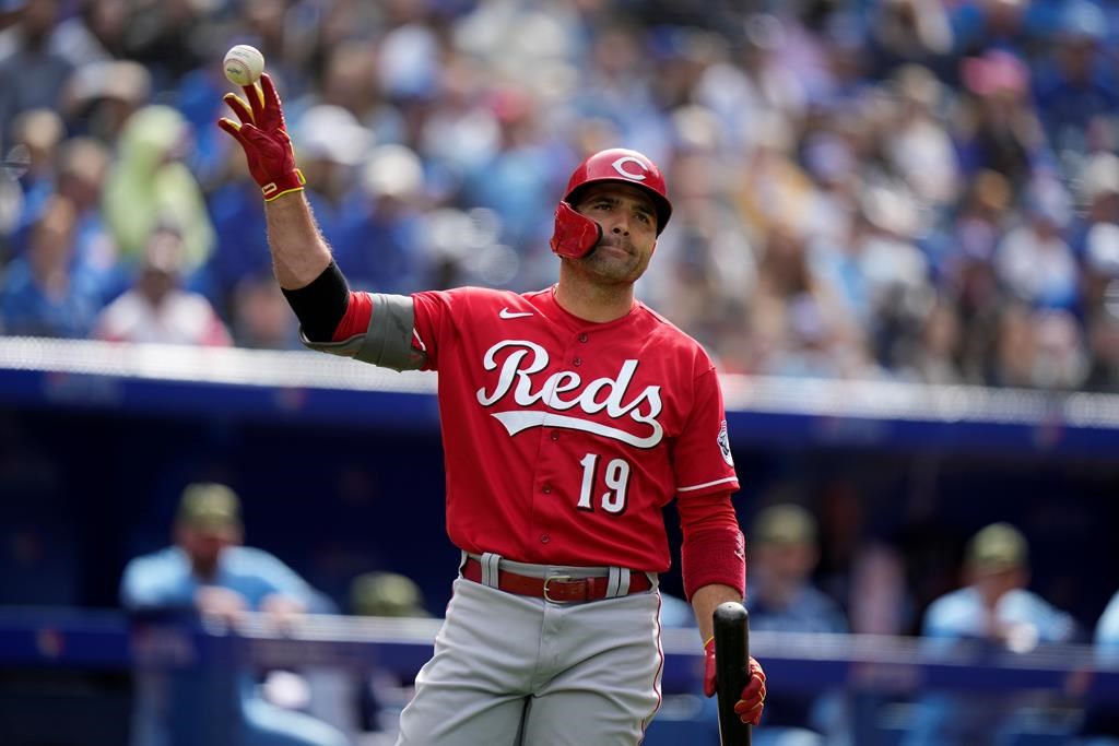 Le circuit de Joey Votto mène les Reds à la victoire contre les Blue Jays