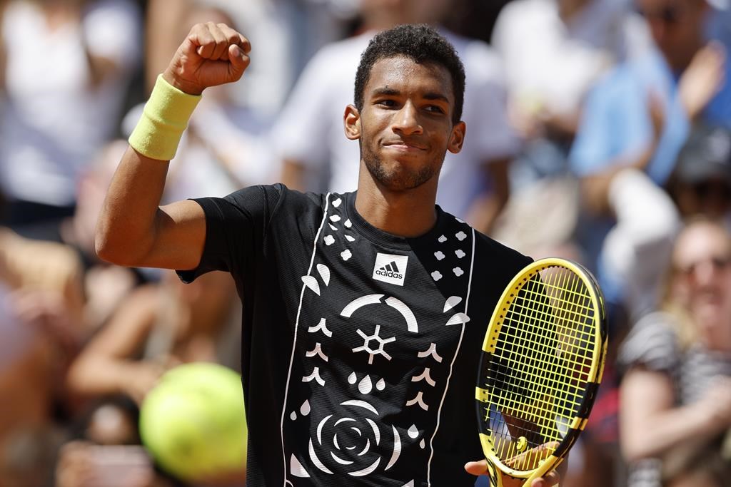 Auger-Aliassime et Fernandez accèdent au 3e tour des Internationaux de France