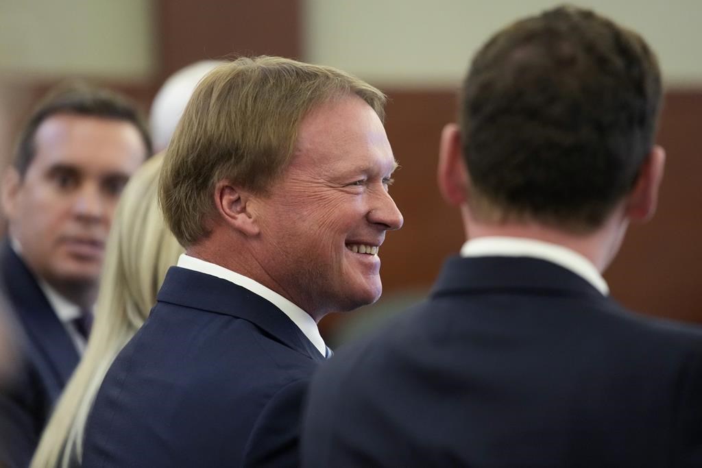 Poursuite de Gruden: la NFL est déboutée en cour; la poursuite suit son cours