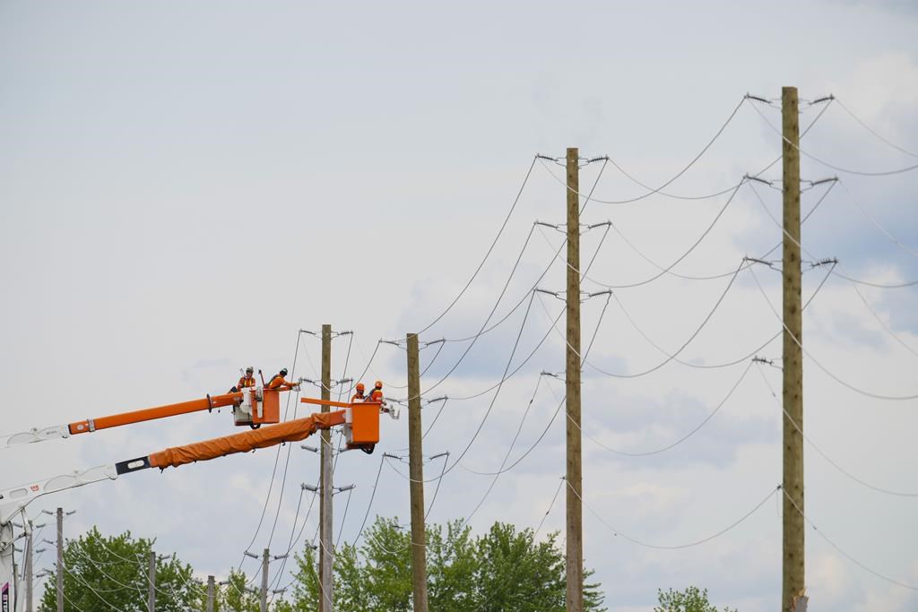 Hydro-Québec progresse lentement, mais sûrement: 35 000 clients toujours sans courant