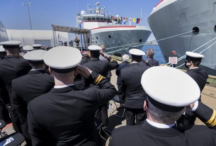 Deux nouveaux navires nommés en l’honneur de héros de la marine canadienne