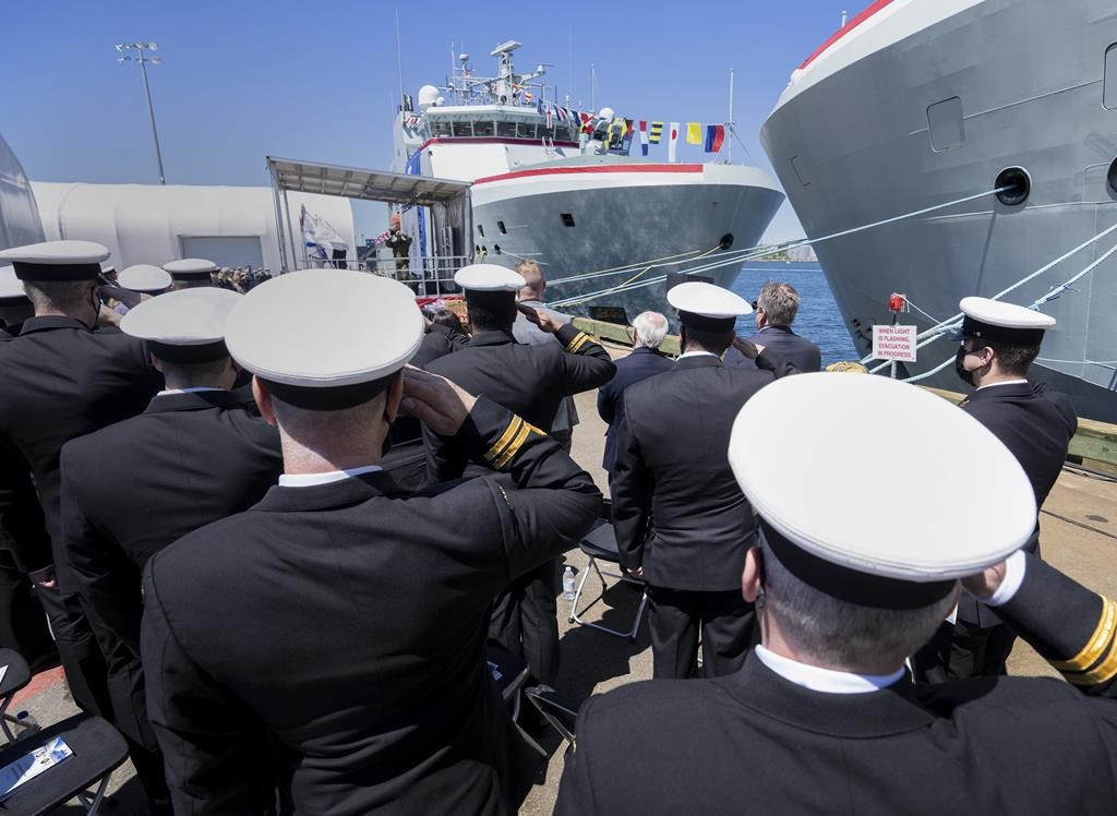 Deux nouveaux navires nommés en l’honneur de héros de la marine canadienne