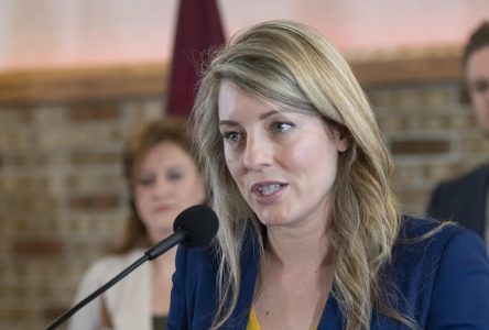 Manoeuvres d’aéronefs chinois: Mélanie Joly se dit «extrêmement préoccupée»