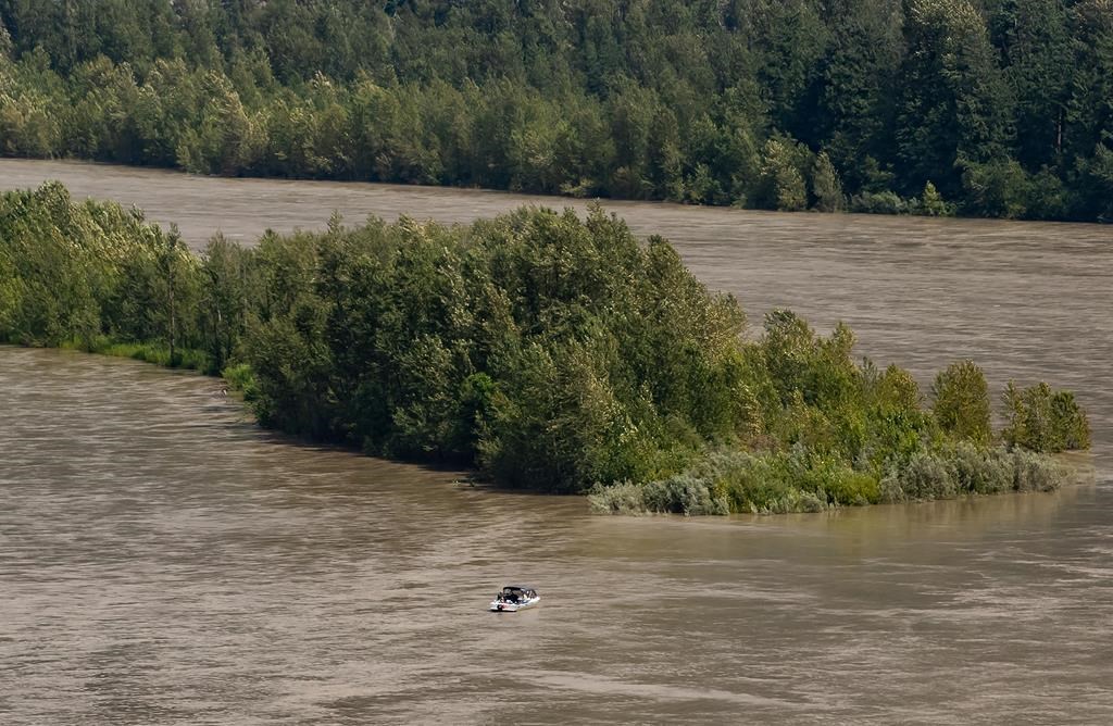 Lente fonte des neiges et pluie en C.-B.: le fleuve Fraser pourrait quitter son lit