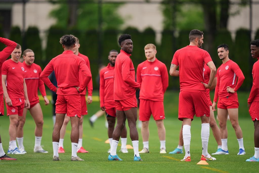 Alphonso Davies enfile l’aiguille à deux occasions et le Canada défait Curaçao 4-0