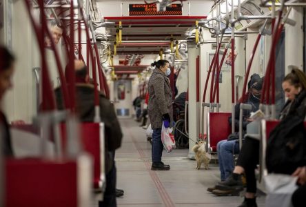 Le couvre-visage n’est plus obligatoire dans les transports en Ontario