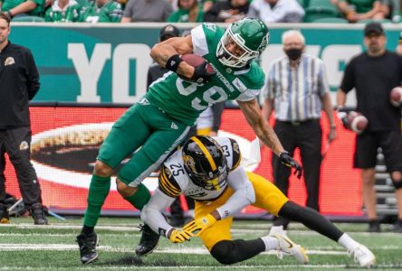 Les Roughriders amorcent leur saison en battant les Tiger-Cats 30-13