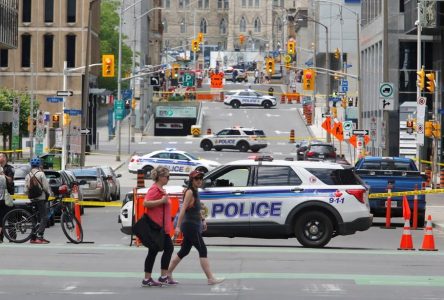 Fausse alerte à la bombe sur la colline du Parlement: des sikhs exigent des réponses