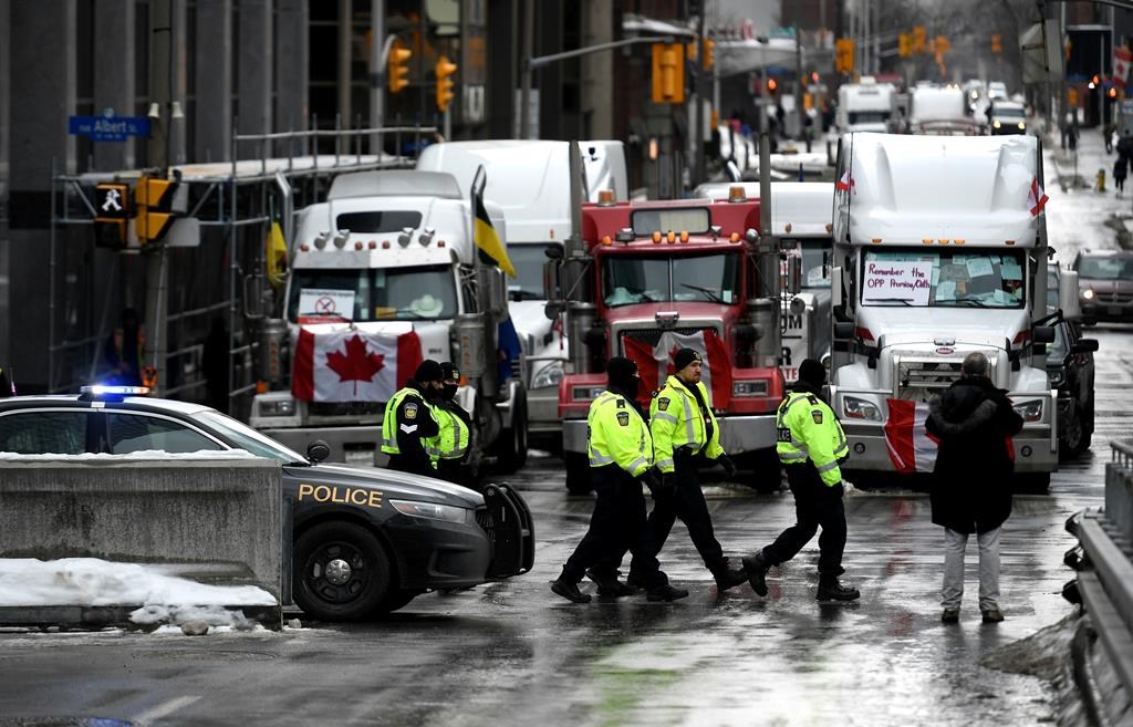 Manifestations à Ottawa: la «police des polices» exonère deux agents de Vancouver