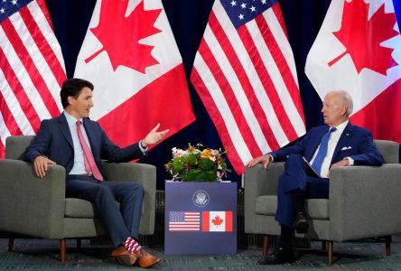 Sondage: confiance des Canadiens en Biden en recul, mais en hausse à l’égard des É.U.