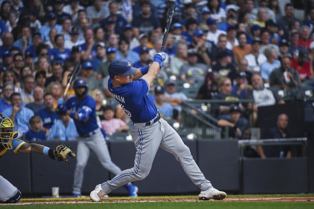 Alejandro Kirk frappe un autre circuit et les Blue Jays écrasent les Brewers 9-4