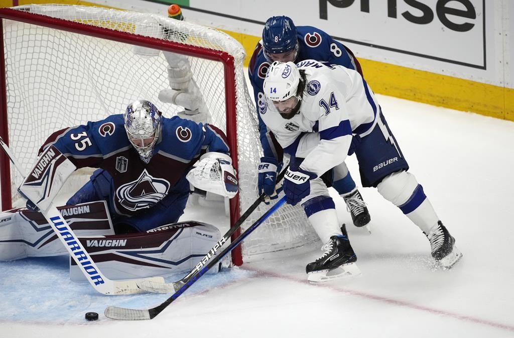 Ondrej Palat permet au Lightning de gagner 3-2 et de résister à l’élimination