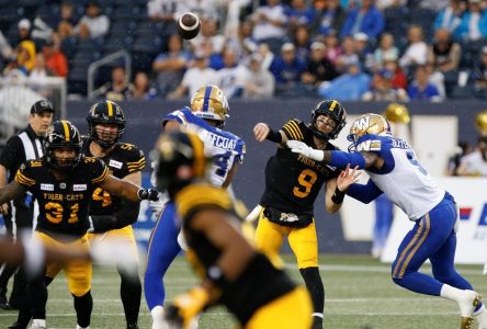 Les Blue Bombers défont les Tiger-Cats 26-12 et restent invaincus en 2022