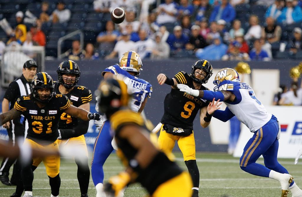 Les Blue Bombers défont les Tiger-Cats 26-12 et restent invaincus en 2022