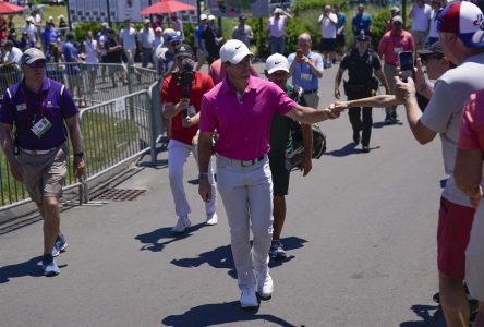 Xander Schauffele se donne une avance d’un coup au Championnat Travelers