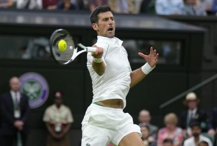 Djokovic écrit encore l’histoire avec sa victoire en première ronde à Wimbledon