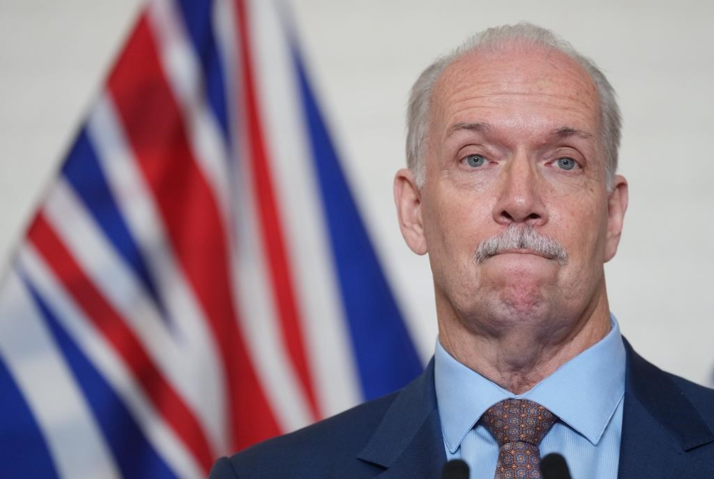 Le premier ministre John Horgan annonce qu’il démissionnera à l’automne