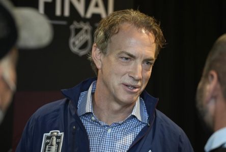 Joe Sakic remporte le prix de directeur général par excellence