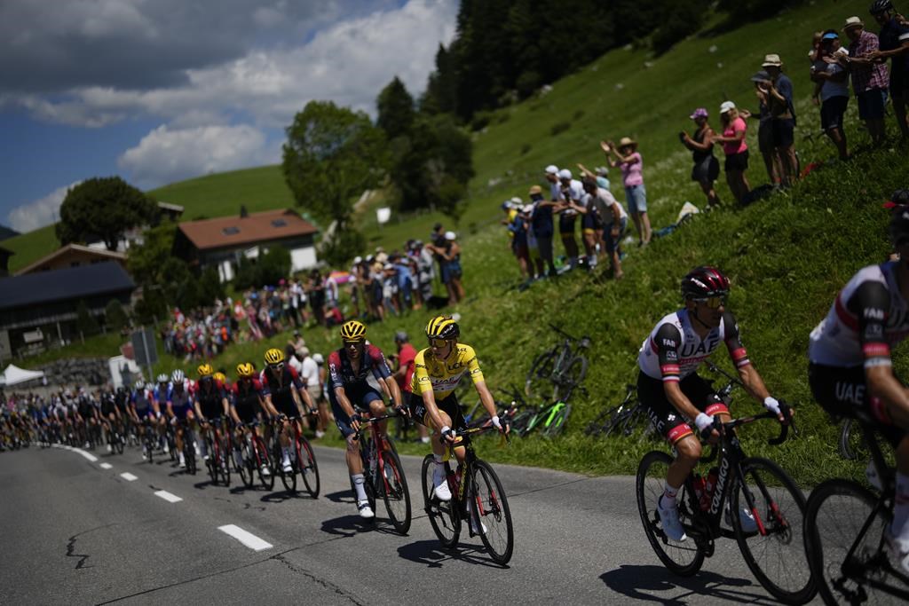 Jungels gagne une première étape; Pogacar mène toujours le tour