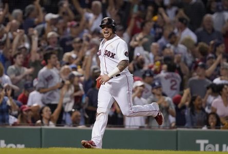 Les Red Sox inscrivent neuf points consécutifs pour battre les Yankees 11-6